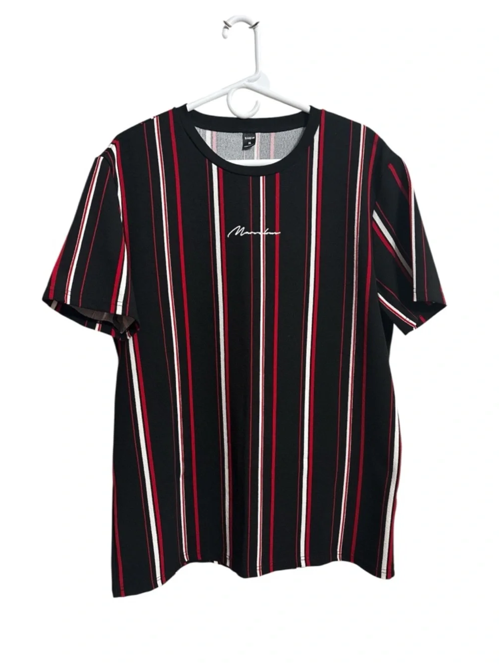SHEIN Black Red White Vertical Stripe Men’s Crewneck Tee